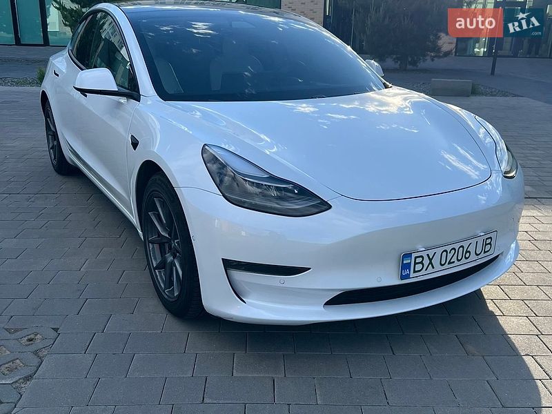 Седан Tesla Model 3 2021 в Хмельницькому