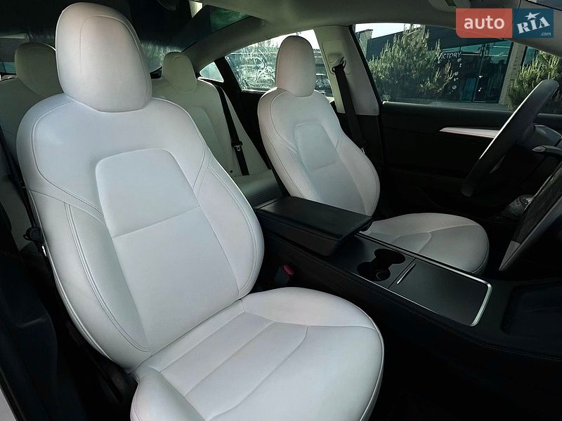 Седан Tesla Model 3 2021 в Хмельницькому