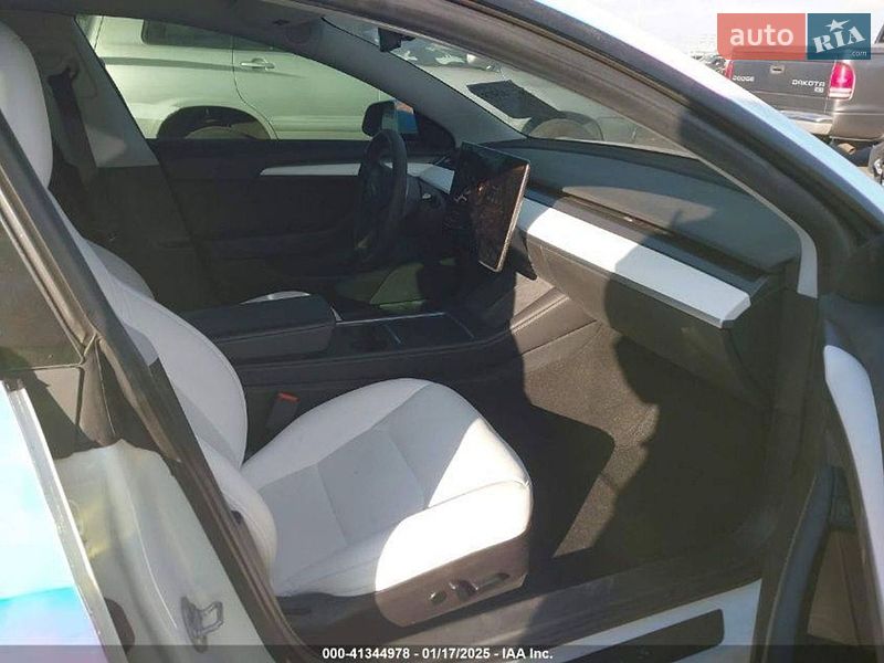 Седан Tesla Model 3 2021 в Хмельницькому