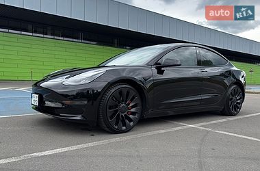 Седан Tesla Model 3 2022 в Києві