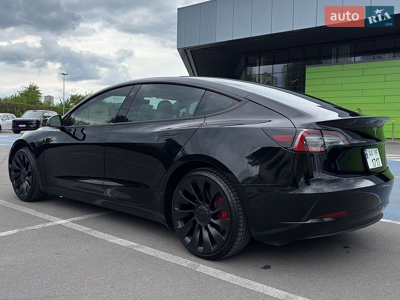 Седан Tesla Model 3 2022 в Києві