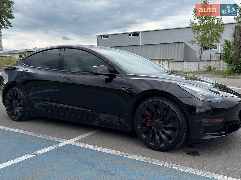Седан Tesla Model 3 2022 в Києві