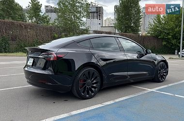 Седан Tesla Model 3 2022 в Києві