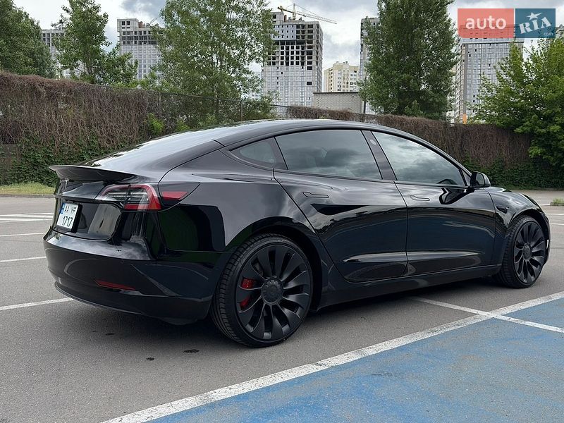 Седан Tesla Model 3 2022 в Києві