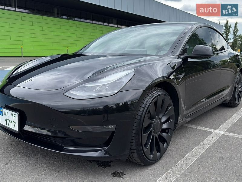 Седан Tesla Model 3 2022 в Києві