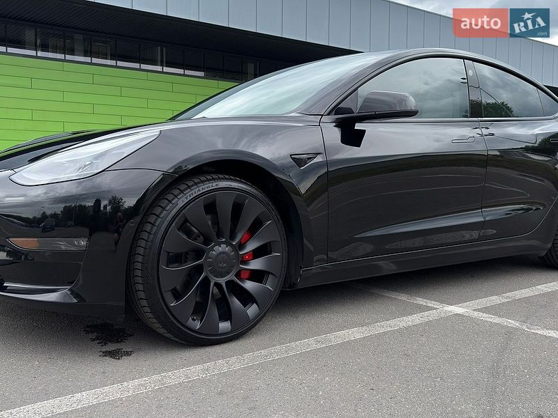 Седан Tesla Model 3 2022 в Києві