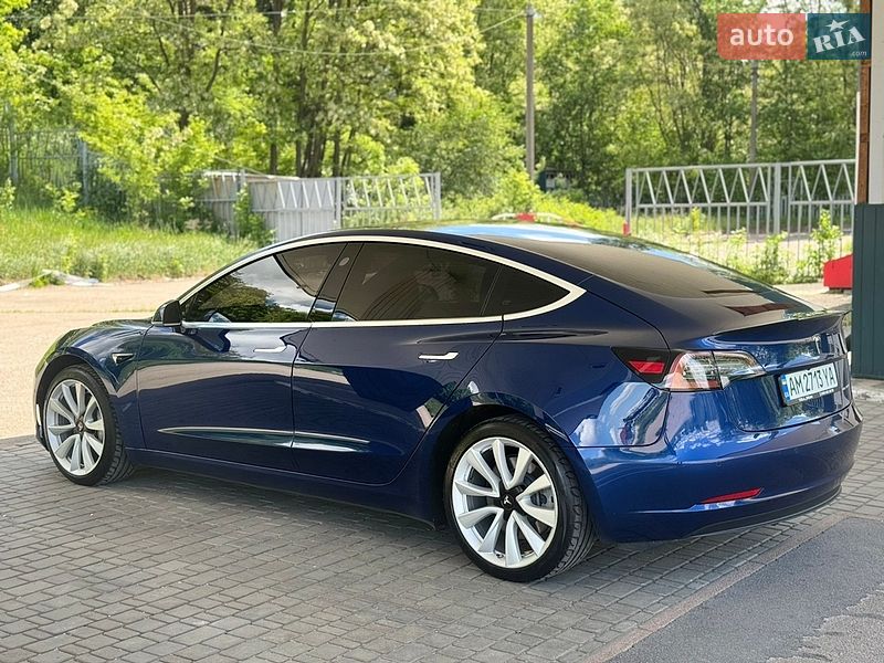 Седан Tesla Model 3 2019 в Житомире
