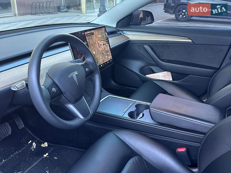 Седан Tesla Model 3 2021 в Одессе