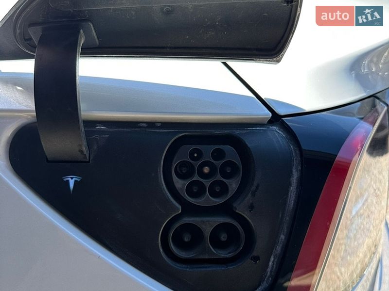 Седан Tesla Model 3 2019 в Києві