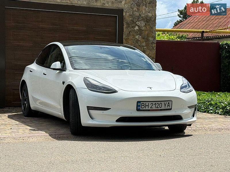 Седан Tesla Model 3 2020 в Одесі