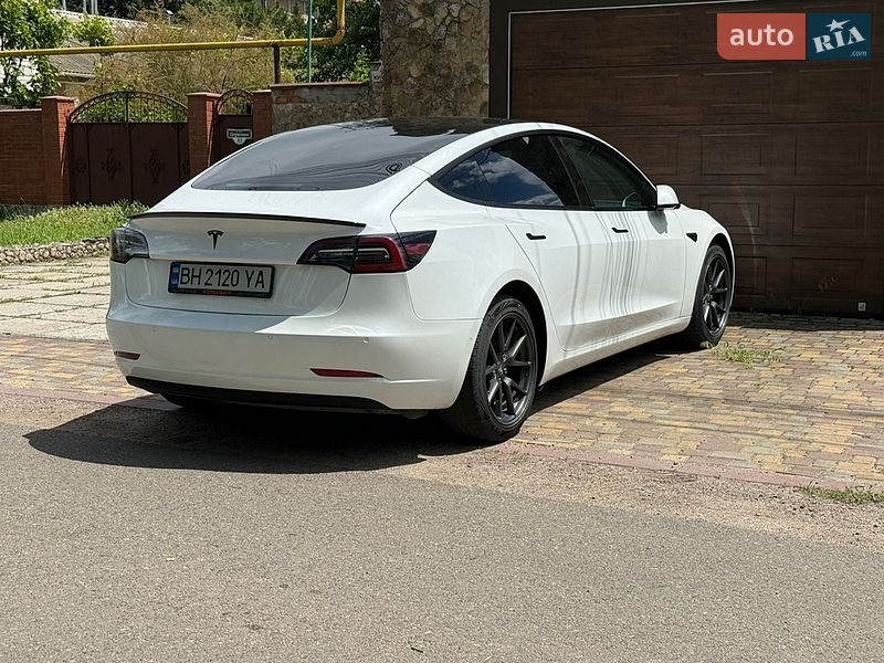 Седан Tesla Model 3 2020 в Одесі