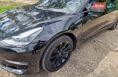 Седан Tesla Model 3 2022 в Черкасах