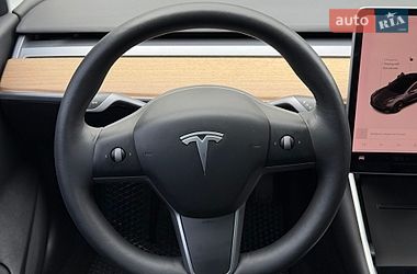 Седан Tesla Model 3 2020 в Одесі