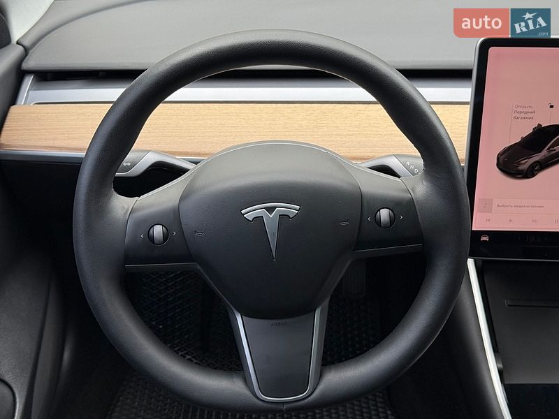 Седан Tesla Model 3 2020 в Одесі