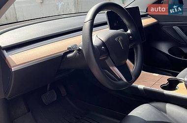 Седан Tesla Model 3 2020 в Коростене