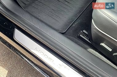 Седан Tesla Model 3 2020 в Коростене