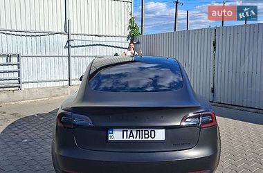 Седан Tesla Model 3 2021 в Киеве
