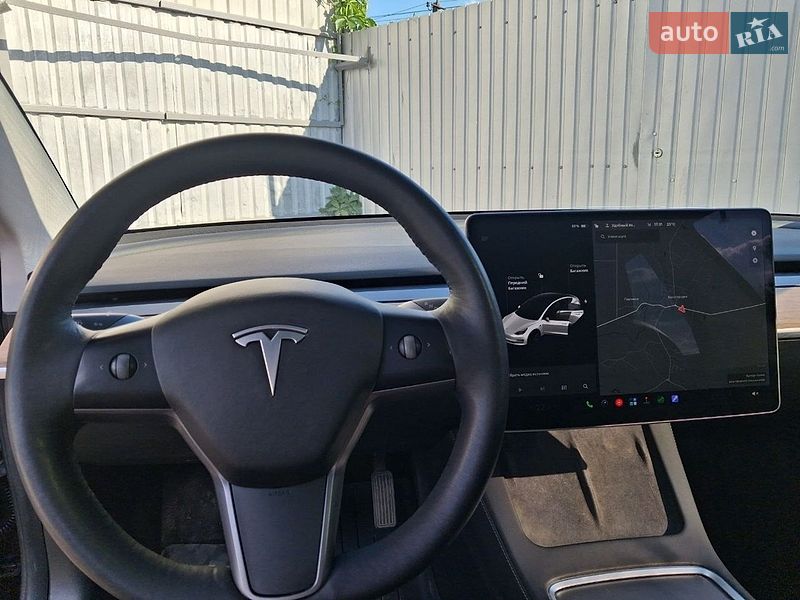 Седан Tesla Model 3 2021 в Киеве