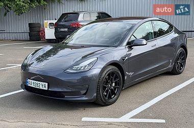 Седан Tesla Model 3 2021 в Киеве