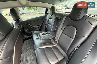 Седан Tesla Model 3 2021 в Киеве