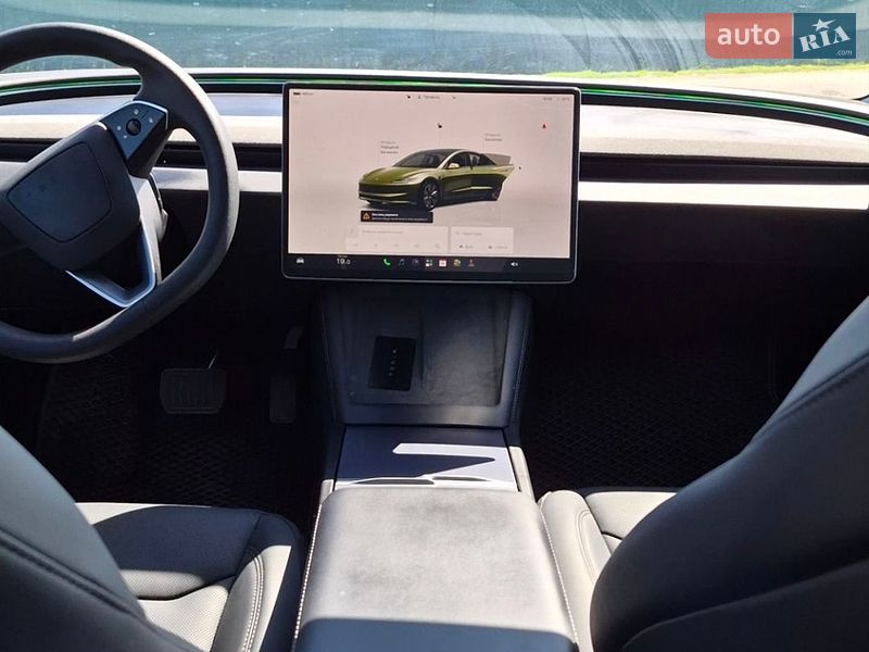 Седан Tesla Model 3 2024 в Ивано-Франковске