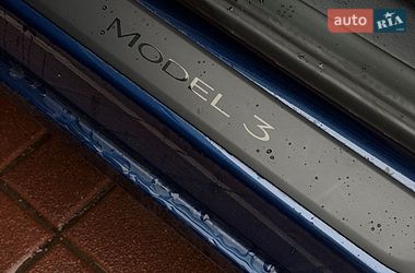 Седан Tesla Model 3 2022 в Чернигове