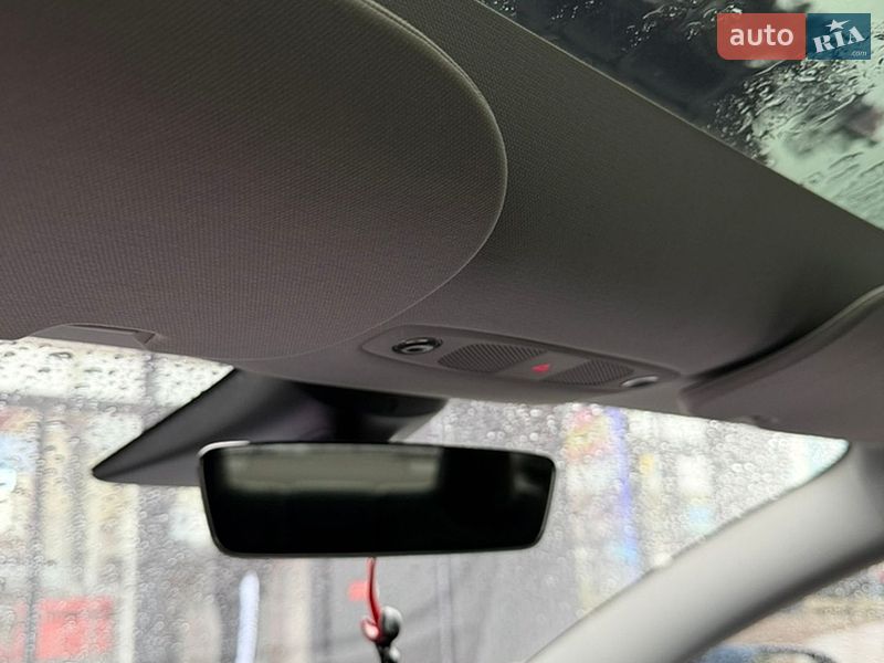 Седан Tesla Model 3 2022 в Чернигове