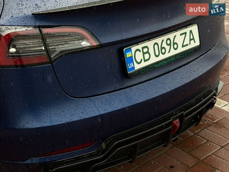 Седан Tesla Model 3 2022 в Чернигове