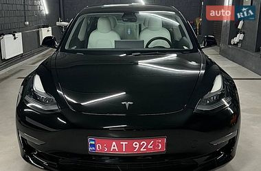 Седан Tesla Model 3 2023 в Києві