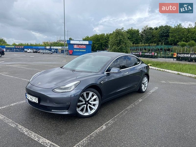 Седан Tesla Model 3 2019 в Киеве