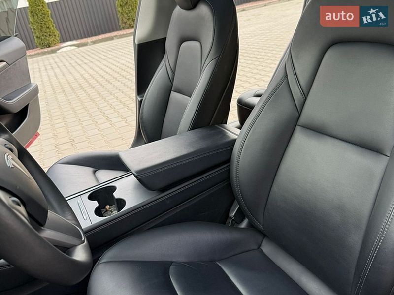 Седан Tesla Model 3 2022 в Одессе