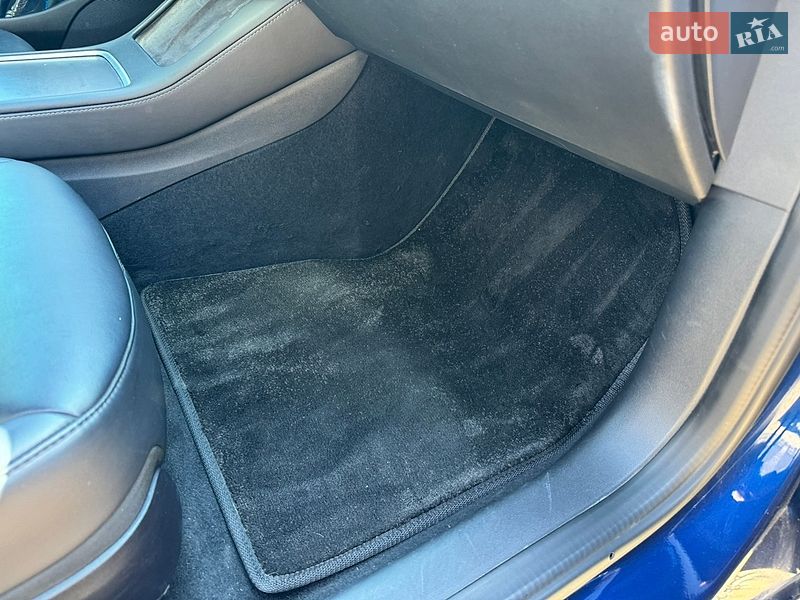 Седан Tesla Model 3 2021 в Одесі