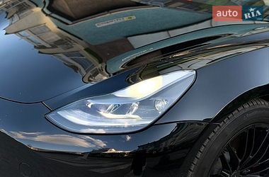 Седан Tesla Model 3 2021 в Івано-Франківську