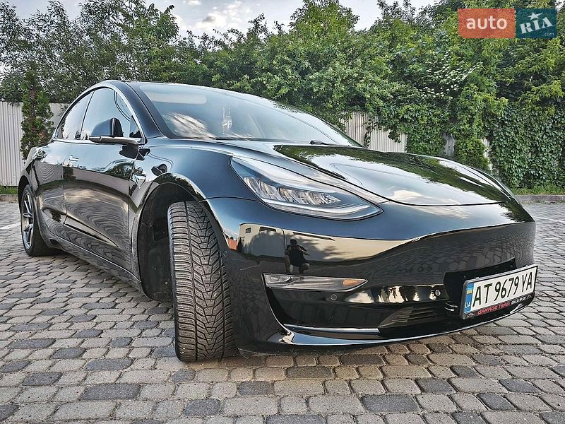 Седан Tesla Model 3 2020 в Ивано-Франковске