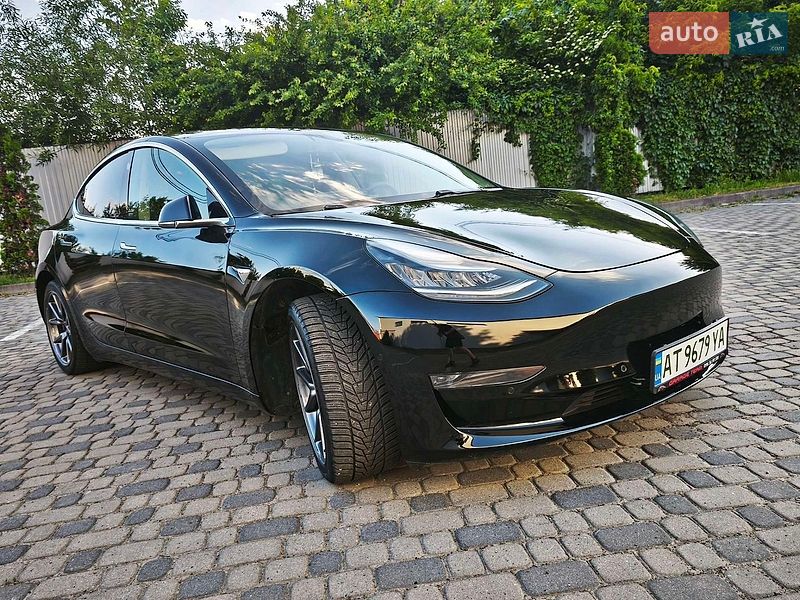 Седан Tesla Model 3 2020 в Ивано-Франковске