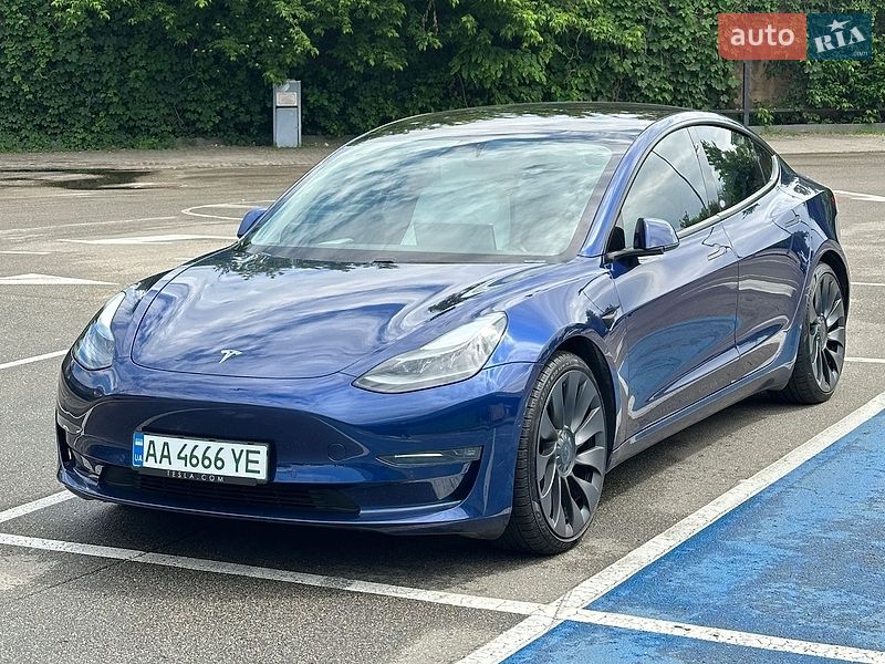Tesla Model 3 2021