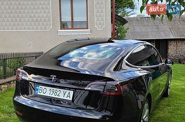 Седан Tesla Model 3 2019 в Тернополі