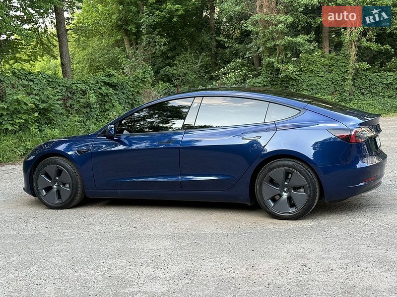Седан Tesla Model 3 2022 в Львові