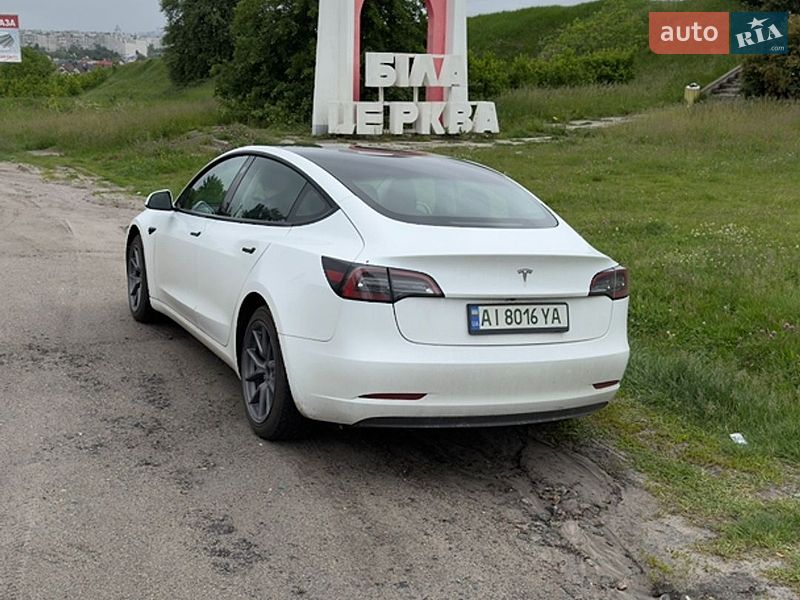 Седан Tesla Model 3 2023 в Белой Церкви