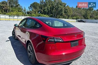 Седан Tesla Model 3 2023 в Чернівцях