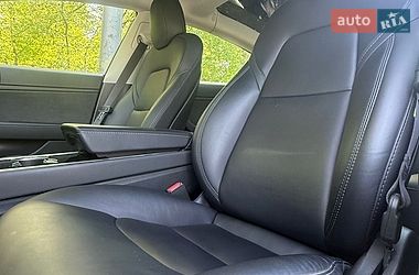 Седан Tesla Model 3 2020 в Києві