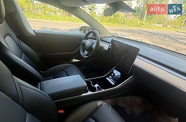Седан Tesla Model 3 2020 в Києві