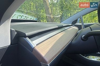 Седан Tesla Model 3 2020 в Києві