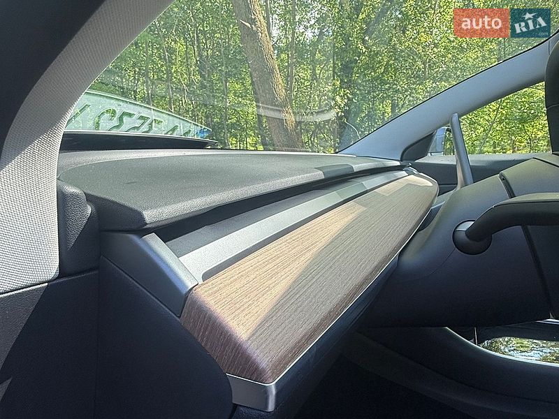 Седан Tesla Model 3 2020 в Києві
