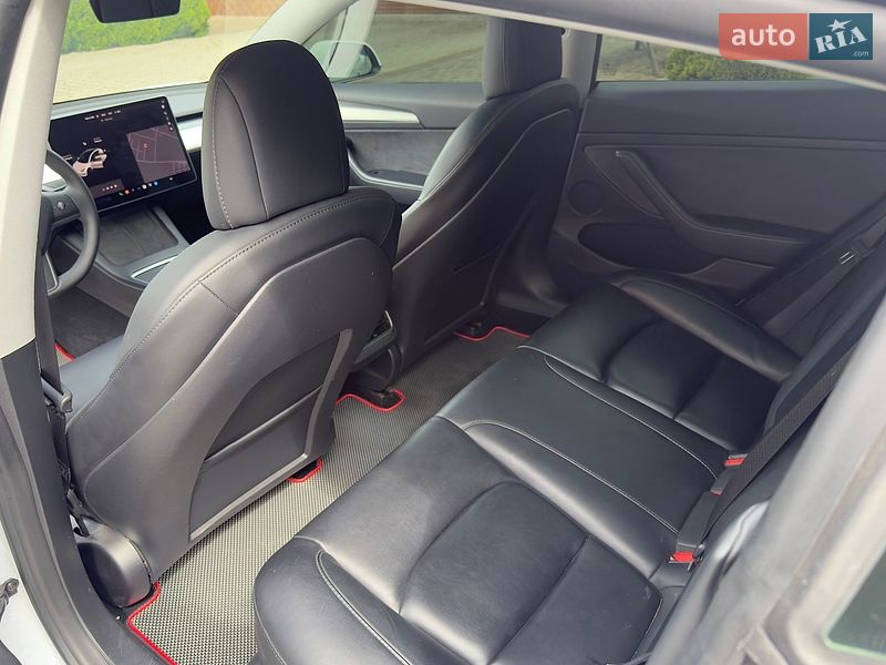 Седан Tesla Model 3 2021 в Хмельницькому