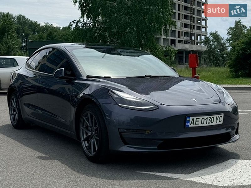 Седан Tesla Model 3 2022 в Дніпрі