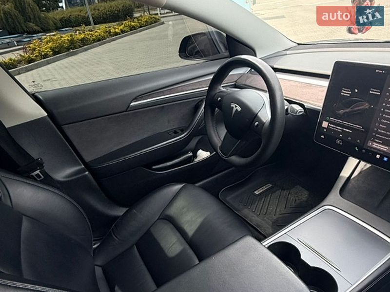 Седан Tesla Model 3 2022 в Дніпрі