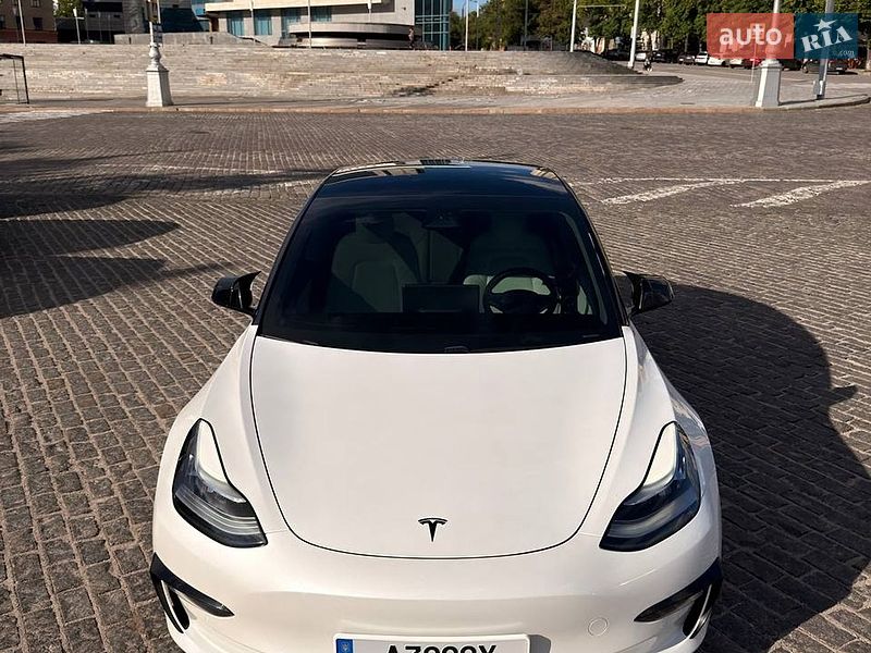Седан Tesla Model 3 2019 в Харькове
