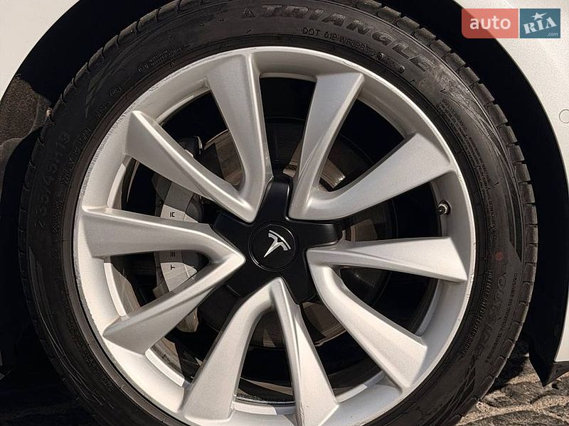 Седан Tesla Model 3 2019 в Харькове