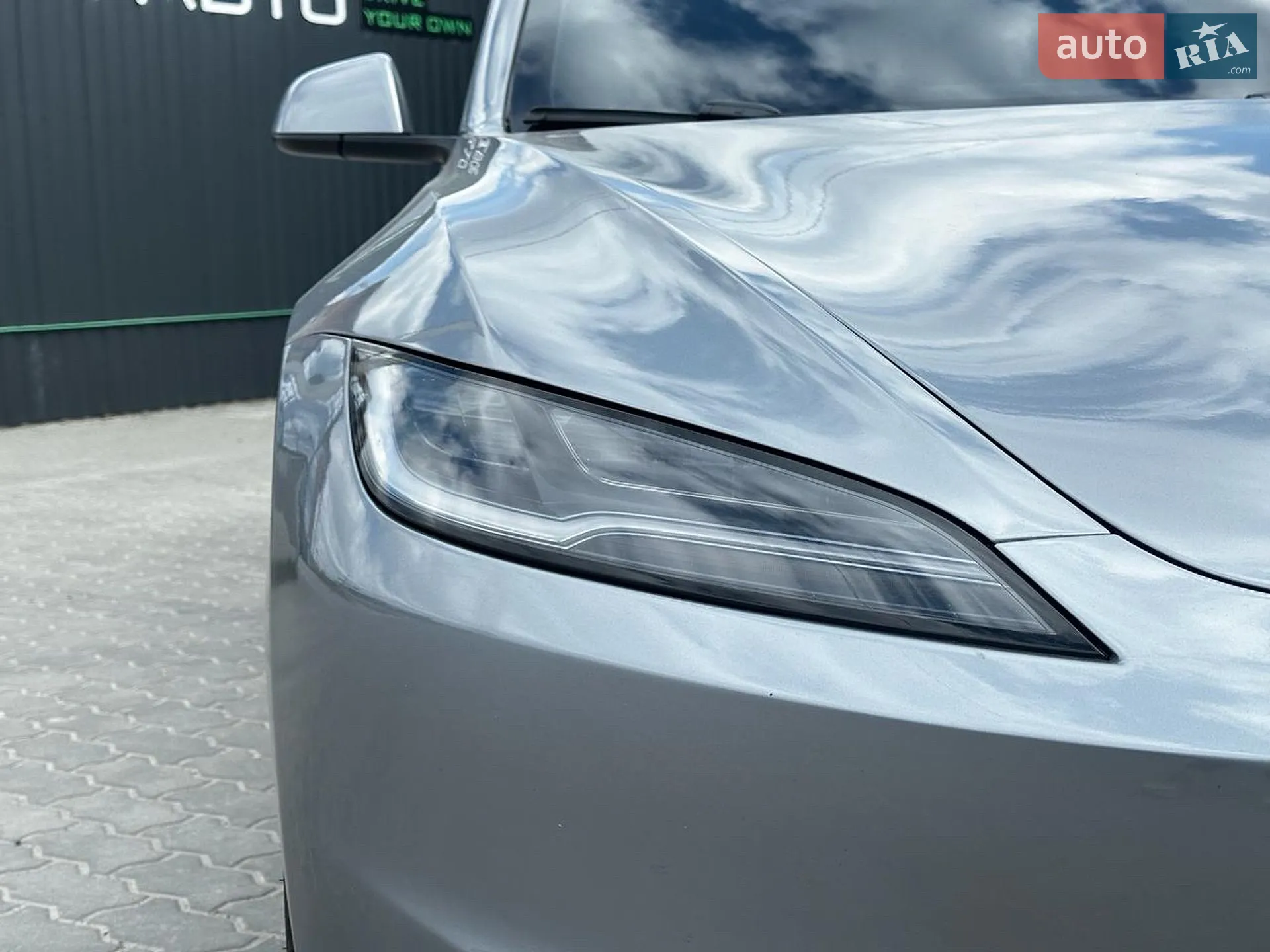 2025 Tesla Model 3 - мініатюра 13